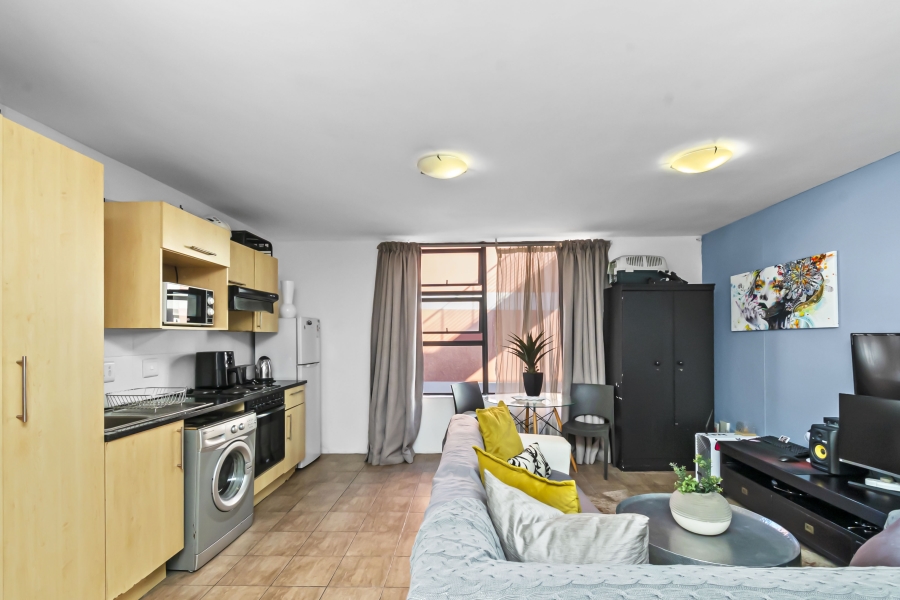 1 Bedroom Property for Sale in Zonnebloem Western Cape